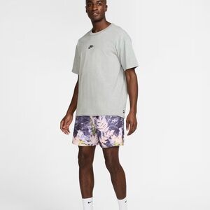 Nike Club
Men's Flow Shorts